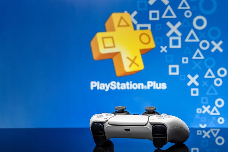 PlayStation Plus prepara un mes de contrastes fuertes para los suscriptores de Extra y Premium/Deluxe.