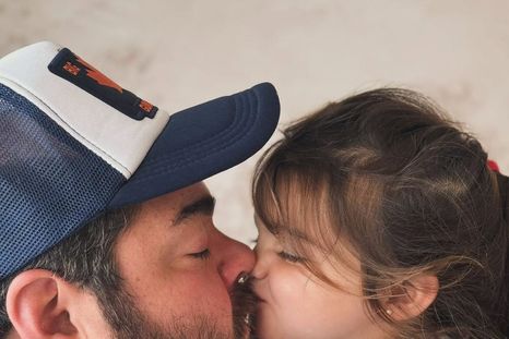 El humorista y una profunda dedicación a unas de sus hijas. Créditos: Instagram / dariobarassi El humorista y una profunda dedicación a unas de sus hijas. Créditos: Instagram / dariobarassi