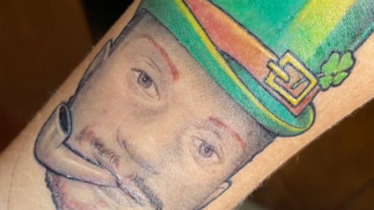 Tatuaje con el que Nenera Godinez inmortalizó a su prometido. Fuente: TikTok Nerea Godinez.