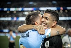 Suárez celebra la clasificación de Uruguay Foto: @LuisSuarez9