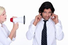 ¿realmente las mujeres hablan mas que los hombres?