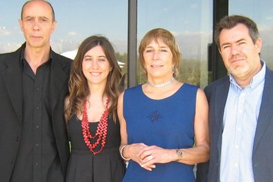 MDZol | Los artistas y las anfitrionas. Daniel Bernal, Anabel Simionato, Sara García Uriburu y Milo Lockett. Foto: Gentileza
