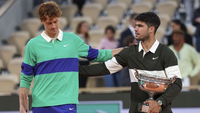 Carlos Alcaraz habló sobre Jannik Sinner y palpitó Wimbledon. Foto: EFE