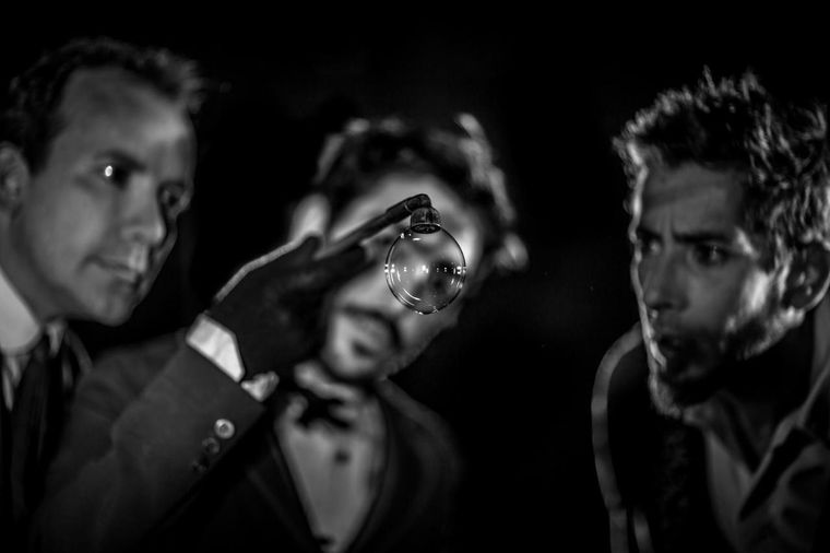 Marcelo Goobar, Pablo Kusnetzoff y Emanuel Zaldua presentan&nbsp;El Centésimo Mono, de Osqui Guzmán.