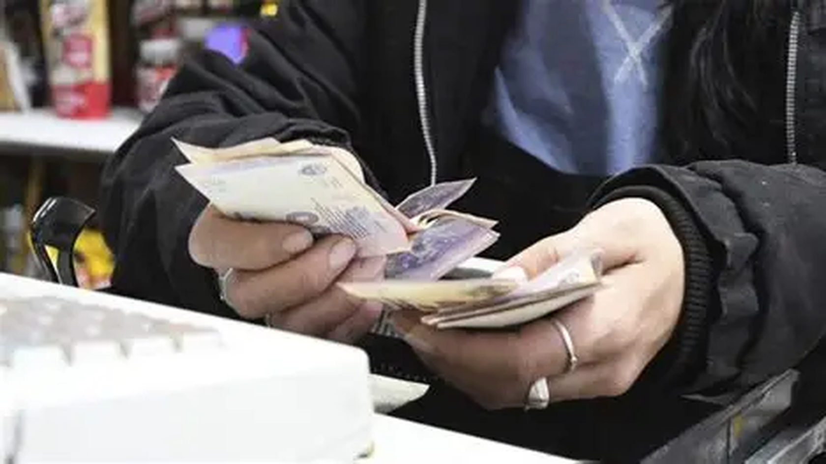 En la medida que crecen los préstamos al sector privado, se está observando un incremento en la morosidad con los bancos, en una economía que busca alcanzar la estabilidad.&nbsp; &nbsp;