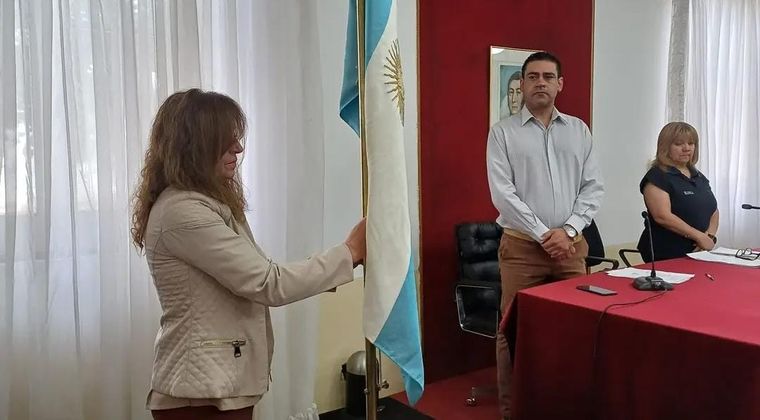 Este 22 de febrero, 6 departamentos eligen concejales. Un análisis sobre sus funciones. Un debate sobre sus responsabilidades y sus dietas. Este 22 de febrero, 6 departamentos eligen concejales. Un análisis sobre sus funciones. Un debate sobre sus responsabilidades y sus dietas.