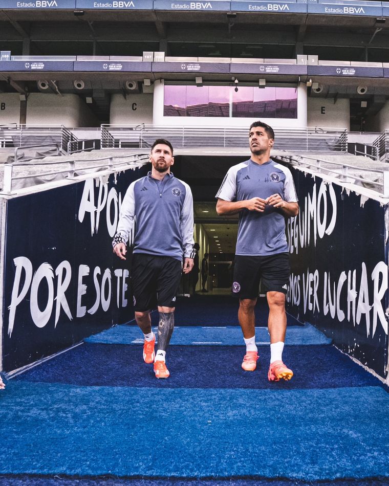 Suarez y Messi en la llegada al estadio de Monterrey. Foto: Inter Miami