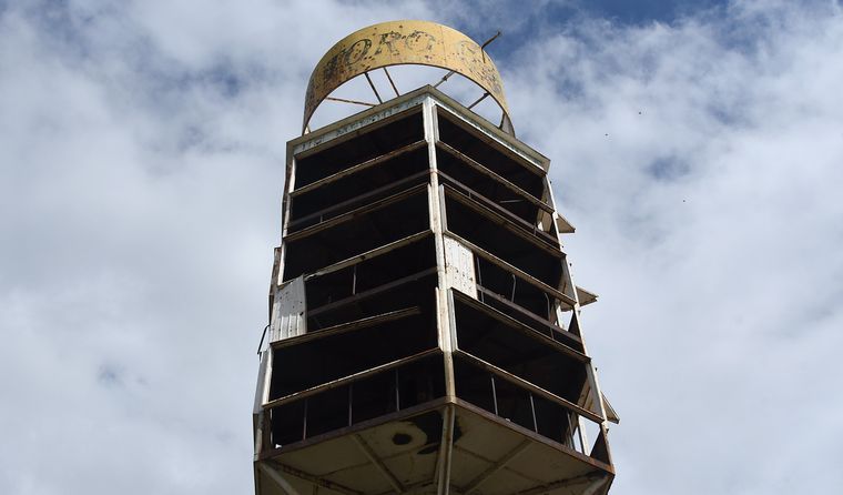 La histórica torre del control se mantiene como faro de lo que aquella pista supo ser. La histórica torre del control se mantiene como faro de lo que aquella pista supo ser.