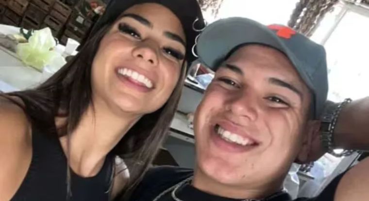 Daniela Celis y Thiago Medina son padres de Laia y Aim&eacute;.