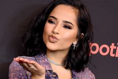 traslucida: becky g mostro sus atributos y dejo a todos impactados