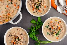 Sopa de arroz y pollo Una receta simple y deliciosa de sopa de arroz y pollo para hacer en minutos Foto: Shutterstock