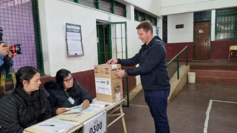 Sebastián Macías aclaró que hay que ser cautos con los resultados de las bocas de urna Sebastián Macías aclaró que hay que ser cautos con los resultados de las bocas de urna