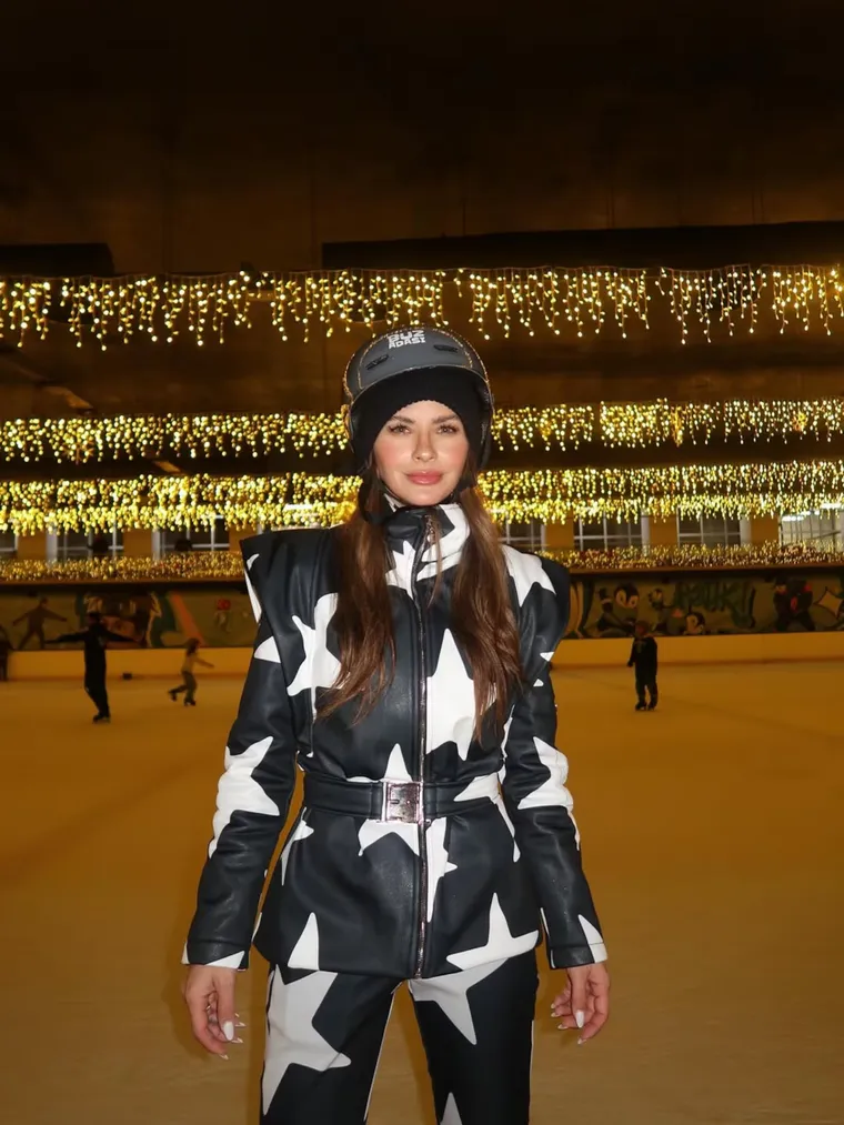 El outfit invernal de la China. El outfit invernal de la China.