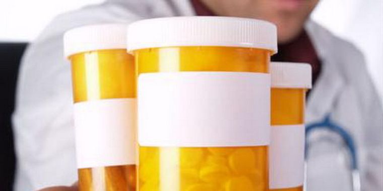 Los medicamentos, cura y enfermedad.