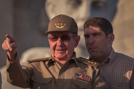 Raúl Castro, en la mira de la justicia de Estados Unidos, que se prepara para procesarlo por el derribo de dos avionetas civiles en 1996. Raúl Castro, en la mira de la justicia de Estados Unidos, que se prepara para procesarlo por el derribo de dos avionetas civiles en 1996.