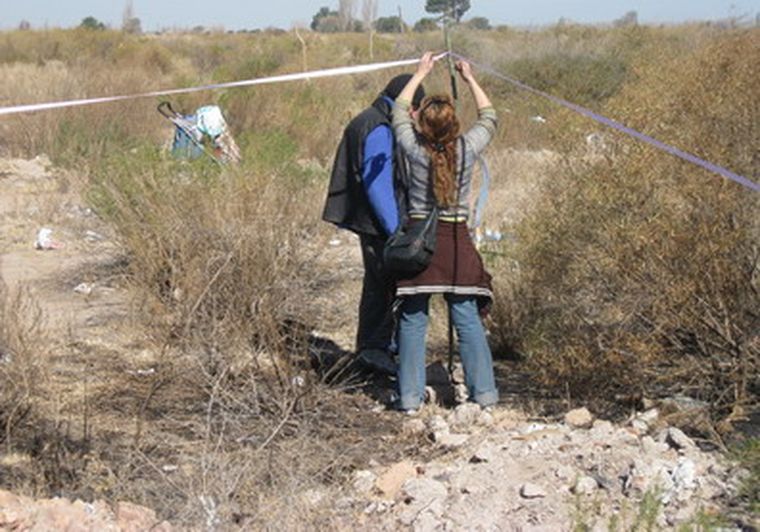 Una familia delimita un lote para su futura casa. Foto: MDZ/Carlos Fernández