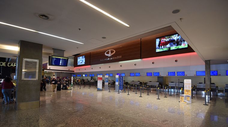 Este viernes no habrá vuelos de Latam desde Aeroparque y Ezeiza Foto: ALF PONCE / MDZ