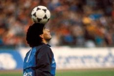 Maradona y la pelota, en abril de 1989: una imagen inmortal Foto: El Gráfico