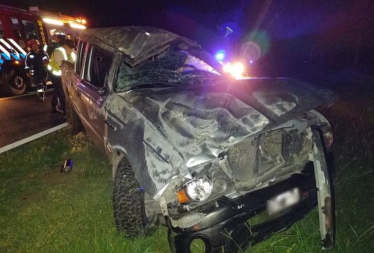 Así quedó la camioneta tras el vuelco Foto: Infotec