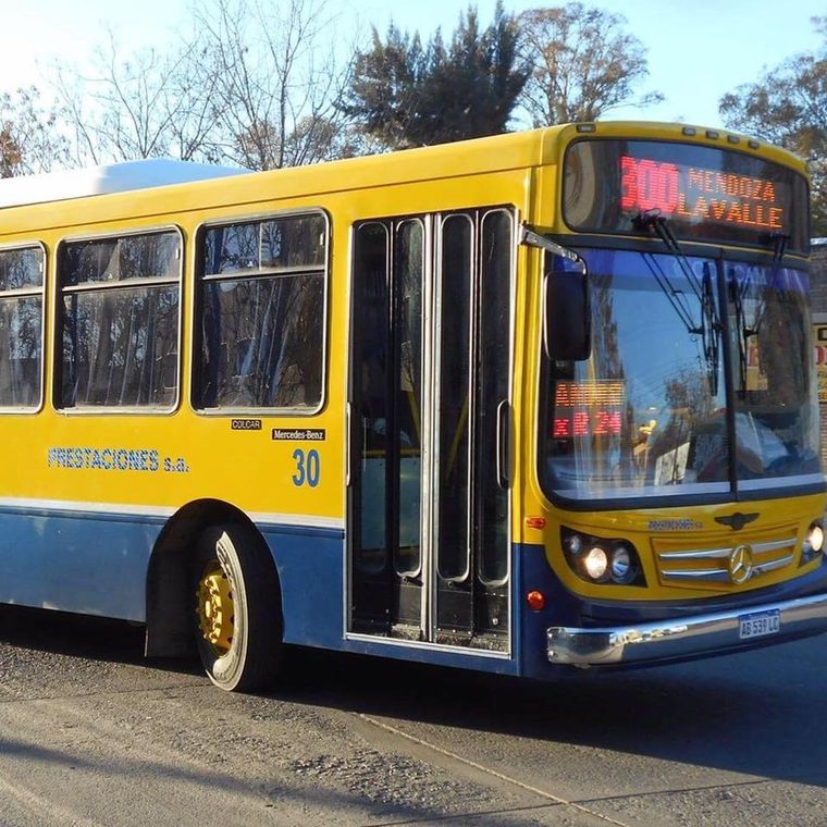 El viaje de algunas zonas de Lavalle hasta la Ciudad de Mendoza puede alcanzar las 2 horas. El viaje de algunas zonas de Lavalle hasta la Ciudad de Mendoza puede alcanzar las 2 horas.