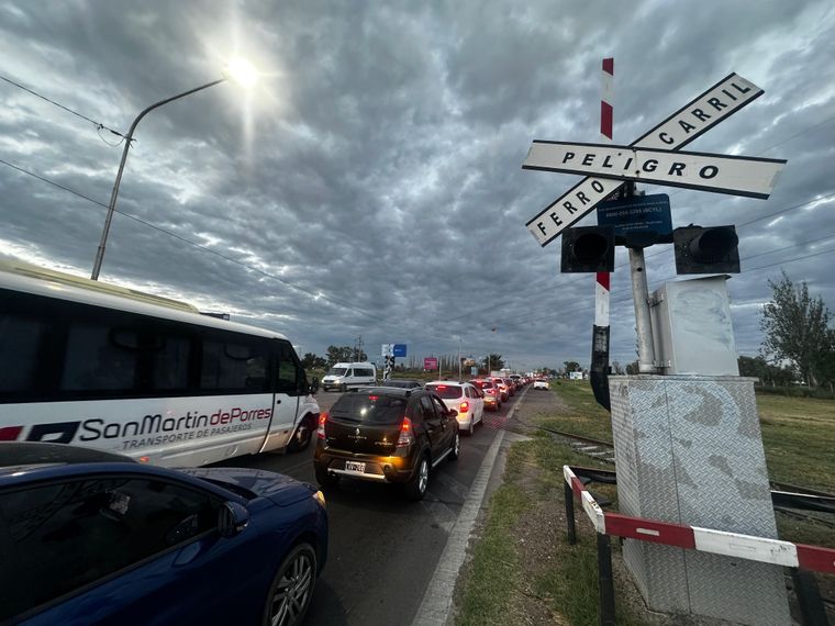 A las 20 ya se registraban largas filas en el Acceso Norte. A las 20 ya se registraban largas filas en el Acceso Norte.