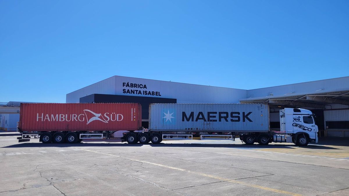 Renault realizó el primer traslado en bitren desde Buenos Aires a Córdoba