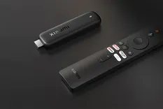 El sistema operativo del Xiaomi TV Stick permite descargar cientos de aplicaciones oficiales para que tu pantalla vieja funcione de diez con las plataformas de contenido actuales.