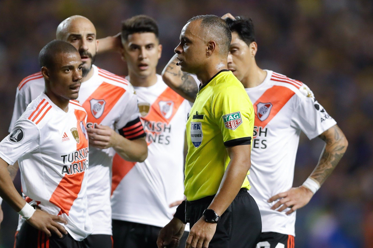 Wilton Sampaio vuelve a dirigir a River tras 5 años. Wilton Sampaio vuelve a dirigir a River tras 5 años.