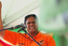 Chandrikapersad Santokhi, exministro de Justicia y de Policía de Surinam.