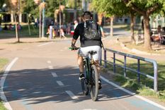 Red de ciclovías en el Gran Mendoza. Obras y convivencia entre peatones y ciclistas. Foto: Santiago Tagua/MDZ