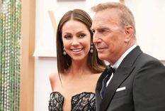 Kevin Costner vive días difíciles luego de que su esposa le pida el divorcio.