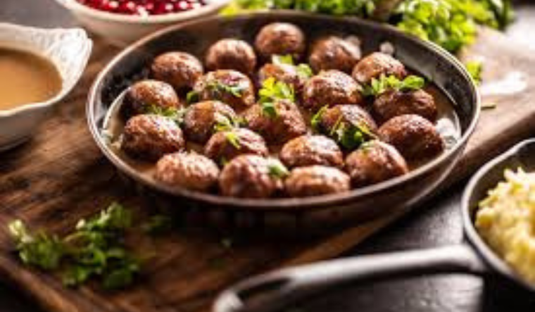 Albóndigas con salsa: delicia casera para compartir en familia Foto: Shutterstock