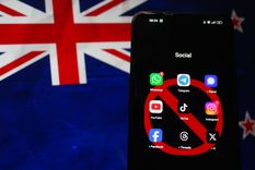 golpe a las redes sociales: australia prohibe su uso a menores de 16 anos golpe a las redes sociales: australia prohibe su uso a menores de 16 anos