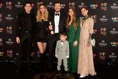 Marcelo Tinelli junto con sus hijos Micaela, Candelaria, Francisco, Juana y Lorenzo. Foto: Gentileza La Nación