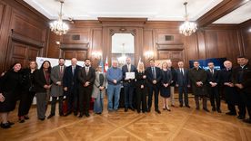 Embajador Gvaram Khandamishvili con Diputada Sandra Rey - miembros del Cuerpo Diplomático - Legisladores , Autoridades e invitados.