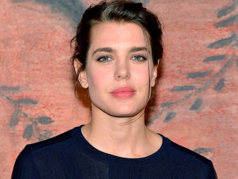 Carlota Casiraghi heredó la belleza y buen gusto por la moda de su madre, Carolina de Mónaco. Foto: ecestaticos.com