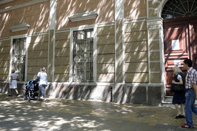 MDZol | Lo único que quedó: la fachada. Atrás de las paredes ya no hay nada. Foto: Nacho Gaffuri / MDZ