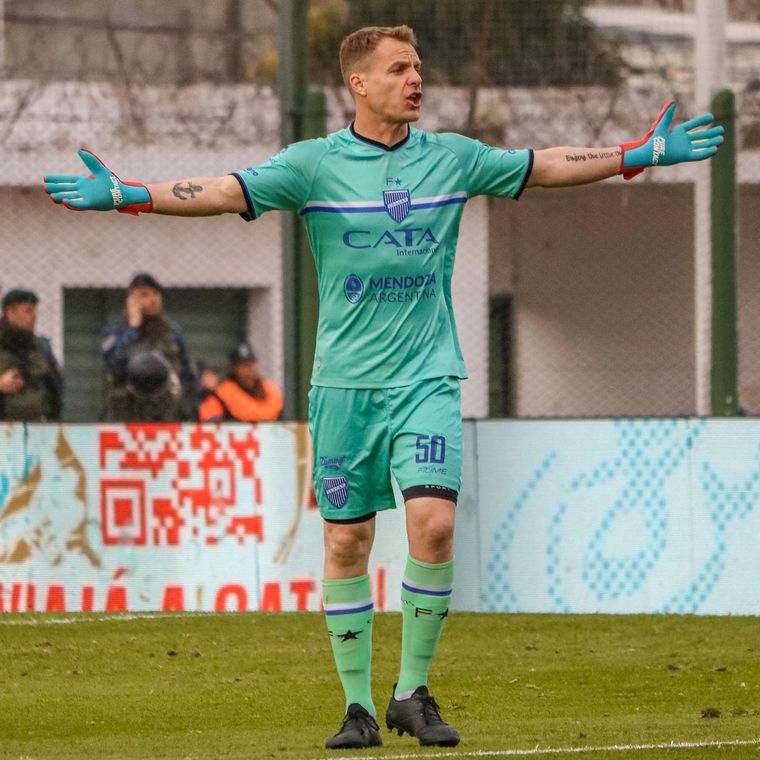 El arquero se expresó en las redes sociales. Foto: Instagram @rusorodriguezok