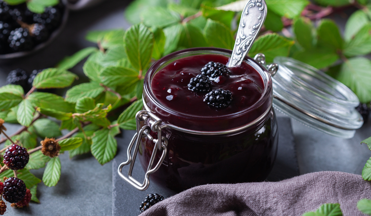 El arte de la conserva: mermelada de moras hecha en casa Foto: Shutterstock