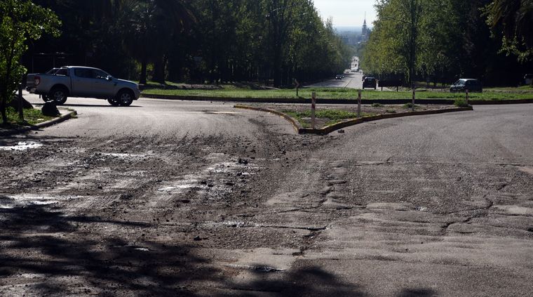 Se acumulan las denuncias por el estado de las calles del Parque Foto: ALF PONCE MERCADO / MDZ
