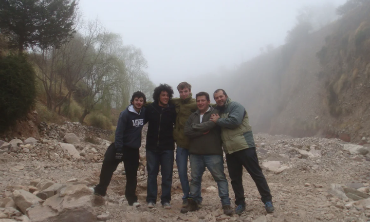 Miguel Alejandro Rodríguez, junto a sus alumnos. 