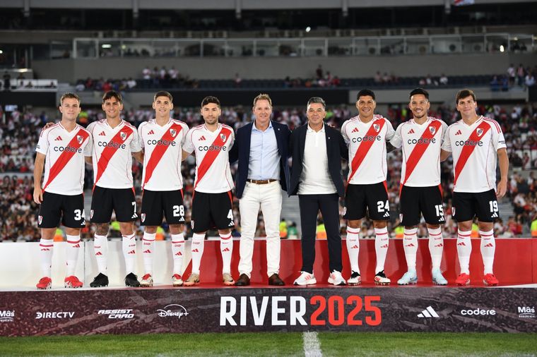 Con Gallardo y Brito al frente, River presentó a sus refuerzos. Foto: Fotobaires