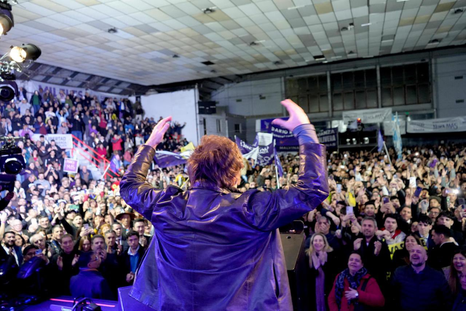 Javier Milei desembarca en La Plata para dar inicio a la campaña bonaerense. Foto: @LLibertadAvanza Javier Milei desembarca en La Plata para dar inicio a la campaña bonaerense. Foto: @LLibertadAvanza