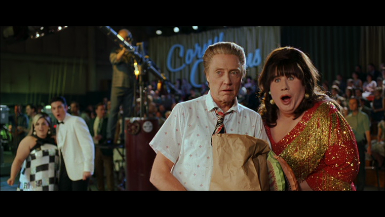 El personaje de Edna en el remake de Hollywood del año 2007 fue protagonizado por John Travolta. El personaje de Edna en el remake de Hollywood del año 2007 fue protagonizado por John Travolta.