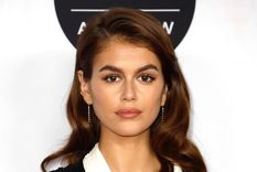 Kaia Gerber y Sarah Jessica Parker coinciden en un mismo vestido con cuatro años de diferencia Foto: Instagram