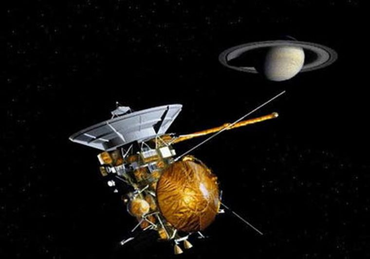 Las lunas Dione, Rhea y los anillos de Saturno contienen moléculas de oxígeno.