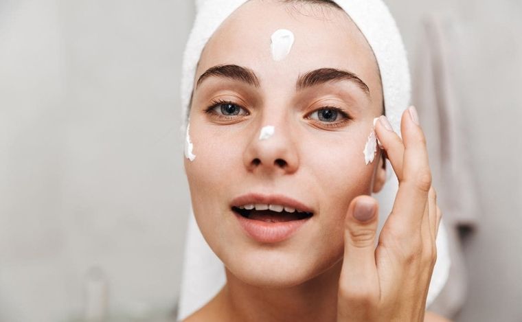 Encuentra la crema antiarrugas casera ideal para ti. Foto: tododisca.com