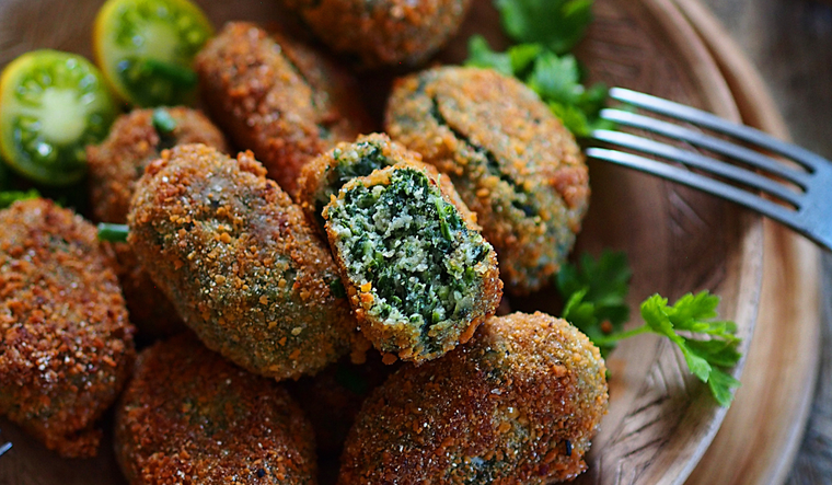 Receta paso a paso de croquetas de espinaca y queso para sorprender a tus invitados Foto: Shutterstock