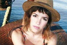 La artista no dudó en respoerle a los cronistas de manera contundente.