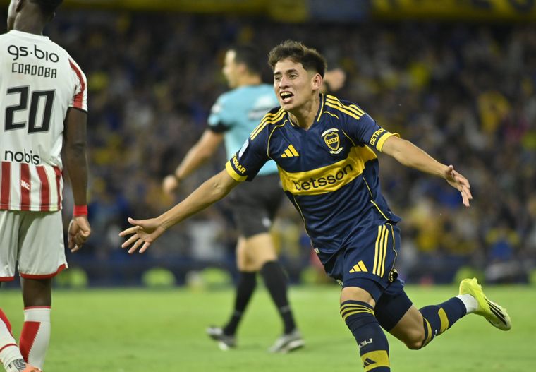 Tomás Aranda, que acaba de ser citado para la Selección Sub 20, festejó la noticia con un tremendo golazo para abrir el triunfo de Boca.